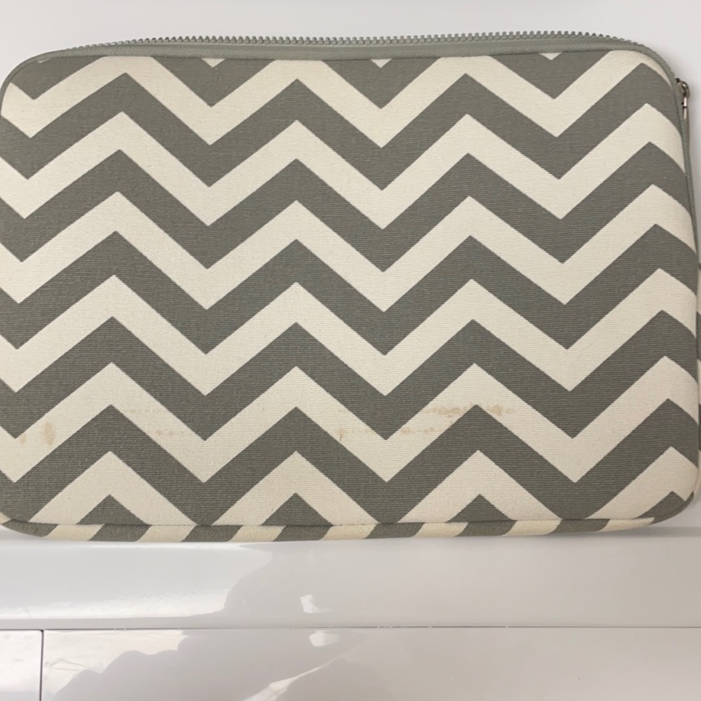 13 inch computer case.